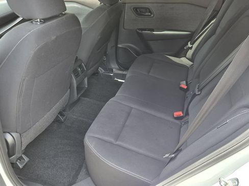 Used 2023 Nissan Rogue S FWD image 11