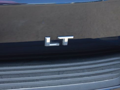 Used 2023 Chevrolet Suburban LT AWD/4WD image 7