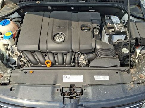 Used 2013 Volkswagen Jetta SE FWD image 28
