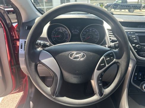 Used 2015 Hyundai Elantra SE FWD image 11