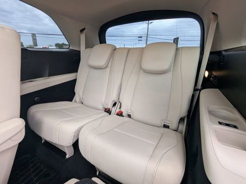 Used 2025 Mercedes-Benz GLS 450 4MATIC image 15