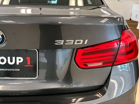 Used 2018 BMW 330i Sedan w/ Convenience Package RWD image 28
