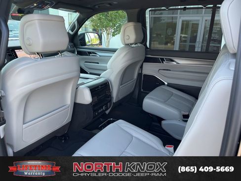 New 2026 Jeep Grand Wagoneer Limited AWD/4WD image 19