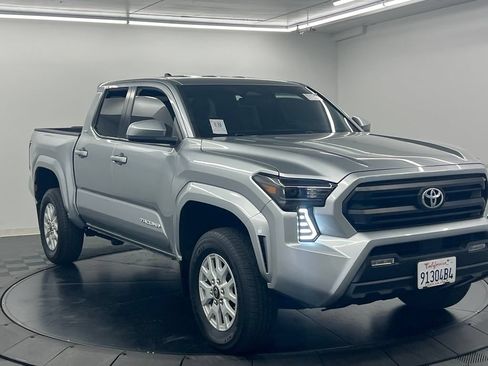 Used 2024 Toyota Tacoma SR5 RWD image 3