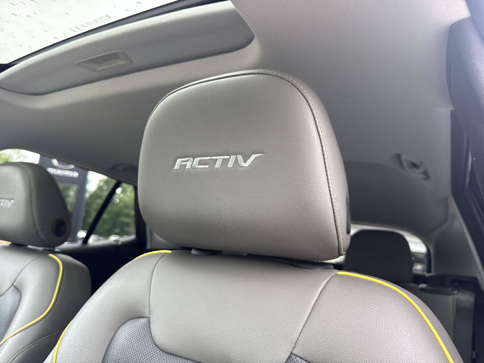 Used 2025 Chevrolet Trax ACTIV w/ Sunroof Package FWD image 18