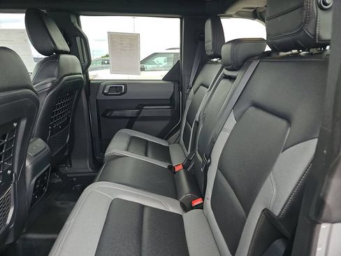Used 2024 Ford Bronco Black Diamond AWD/4WD image 4
