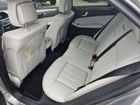 Used 2013 Mercedes-Benz E 550 4MATIC Sedan image 12