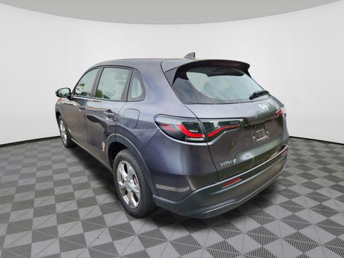 Used 2023 Honda HR-V LX image 3
