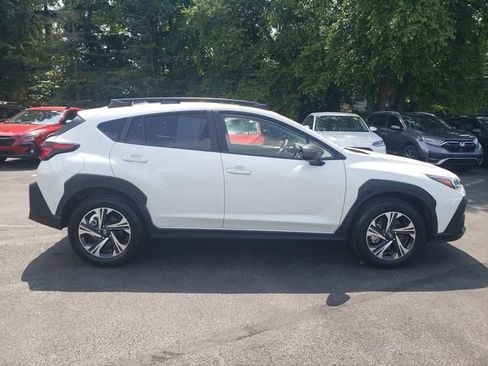 Used 2024 Subaru Crosstrek 2.0i Premium image 2
