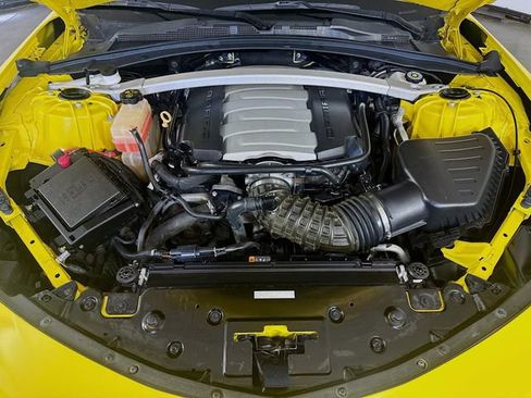 Used 2018 Chevrolet Camaro SS RWD image 31