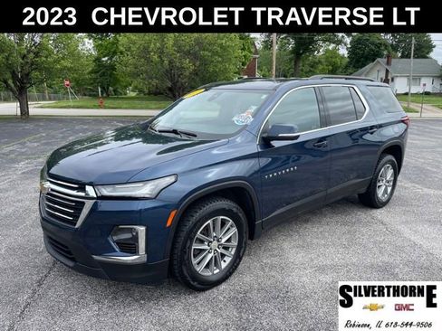 Used 2023 Chevrolet Traverse LT FWD image 1
