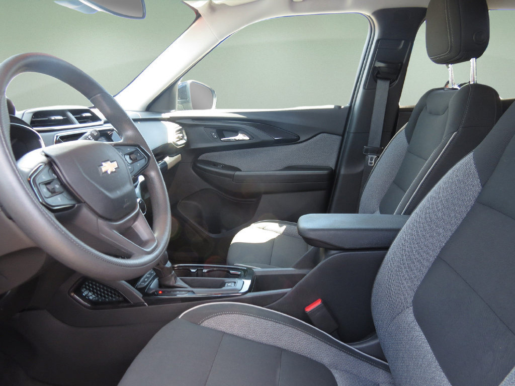 Certified 2023 Chevrolet TrailBlazer LT w/ Convenience Package FWD image 28