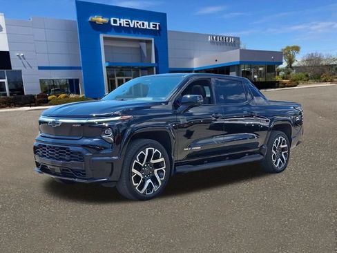Used 2025 Chevrolet Silverado EV RST AWD/4WD image 33