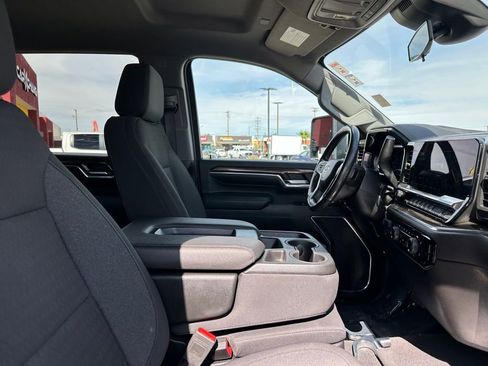 Used 2024 Chevrolet Silverado 2500 LT AWD/4WD image 31