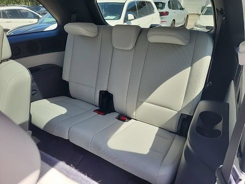 Used 2026 Hyundai Palisade Calligraphy AWD/4WD image 4