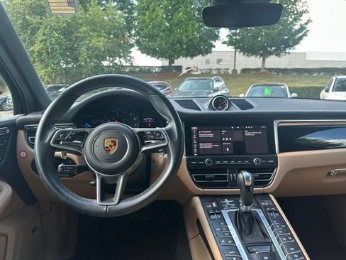 Used 2021 Porsche Macan AWD/4WD image 11