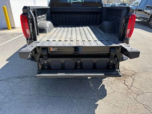 Used 2023 GMC Sierra 1500 AT4 w/ Technology Package image 37