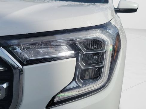 Used 2024 GMC Terrain SLT FWD image 24