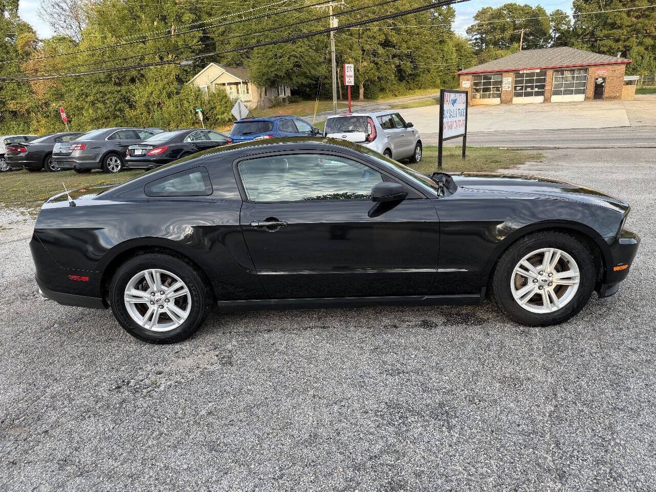 Used 2012 Ford Mustang Coupe RWD image 10