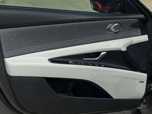 New 2026 Hyundai Elantra Limited FWD image 14