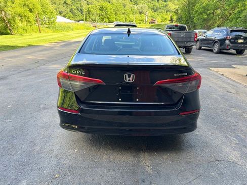 Used 2022 Honda Civic Touring image 5