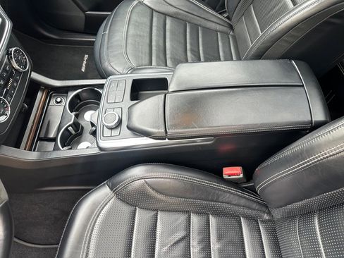 Used 2013 Mercedes-Benz ML 63 AMG 4MATIC image 12