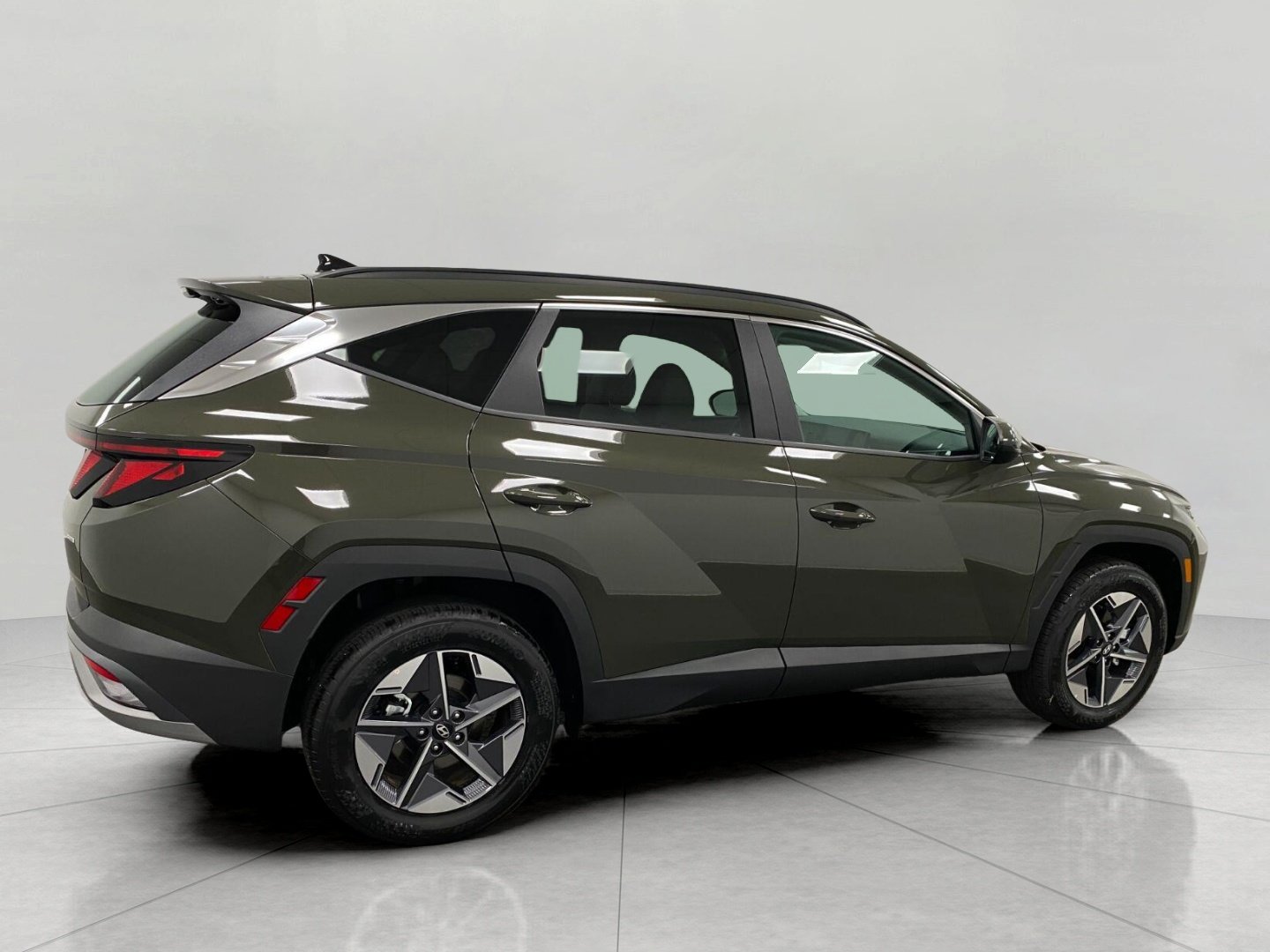 Certified 2026 Hyundai Tucson SEL Plus AWD/4WD image 2