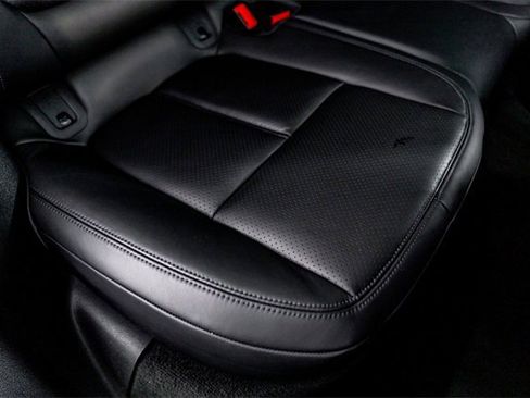 Used 2022 Porsche Macan S w/ Premium Package Plus image 31