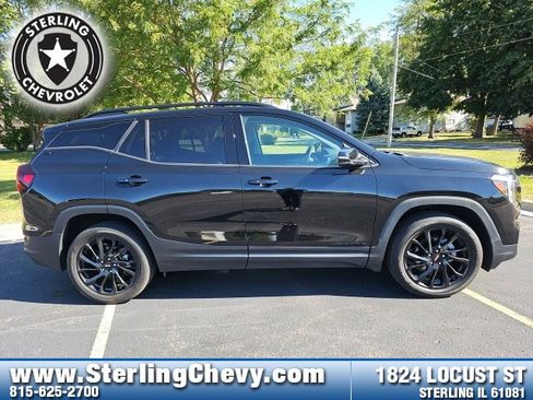 Used 2023 GMC Terrain SLT w/ Elevation Edition image 4