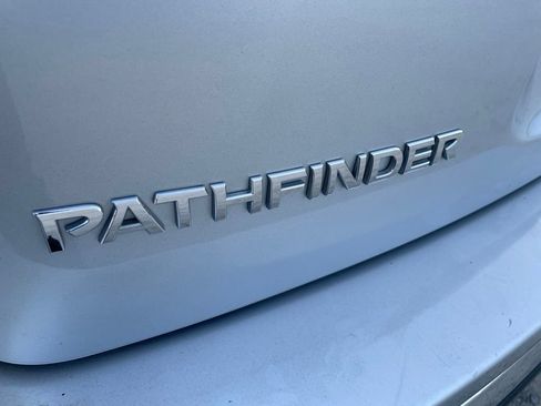 Used 2019 Nissan Pathfinder SL FWD image 13