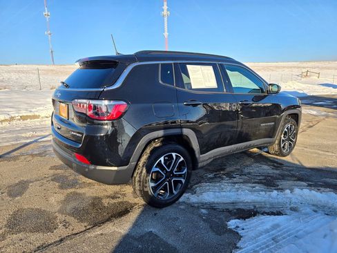 Used 2024 Jeep Compass Limited image 3