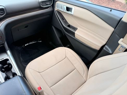 Used 2020 Ford Explorer Limited image 38