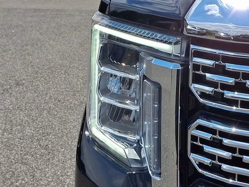 Used 2023 GMC Sierra 3500 Denali w/ Denali Ultimate Package AWD/4WD image 30
