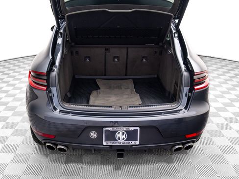 Used 2017 Porsche Macan S image 32