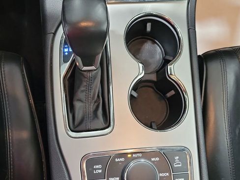 Used 2019 Jeep Grand Cherokee High Altitude AWD/4WD image 38