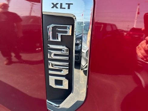 Used 2022 Ford F250 XLT w/ XLT Premium Package AWD/4WD image 9