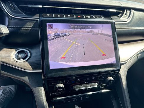 Used 2023 Jeep Grand Cherokee L Overland RWD image 17