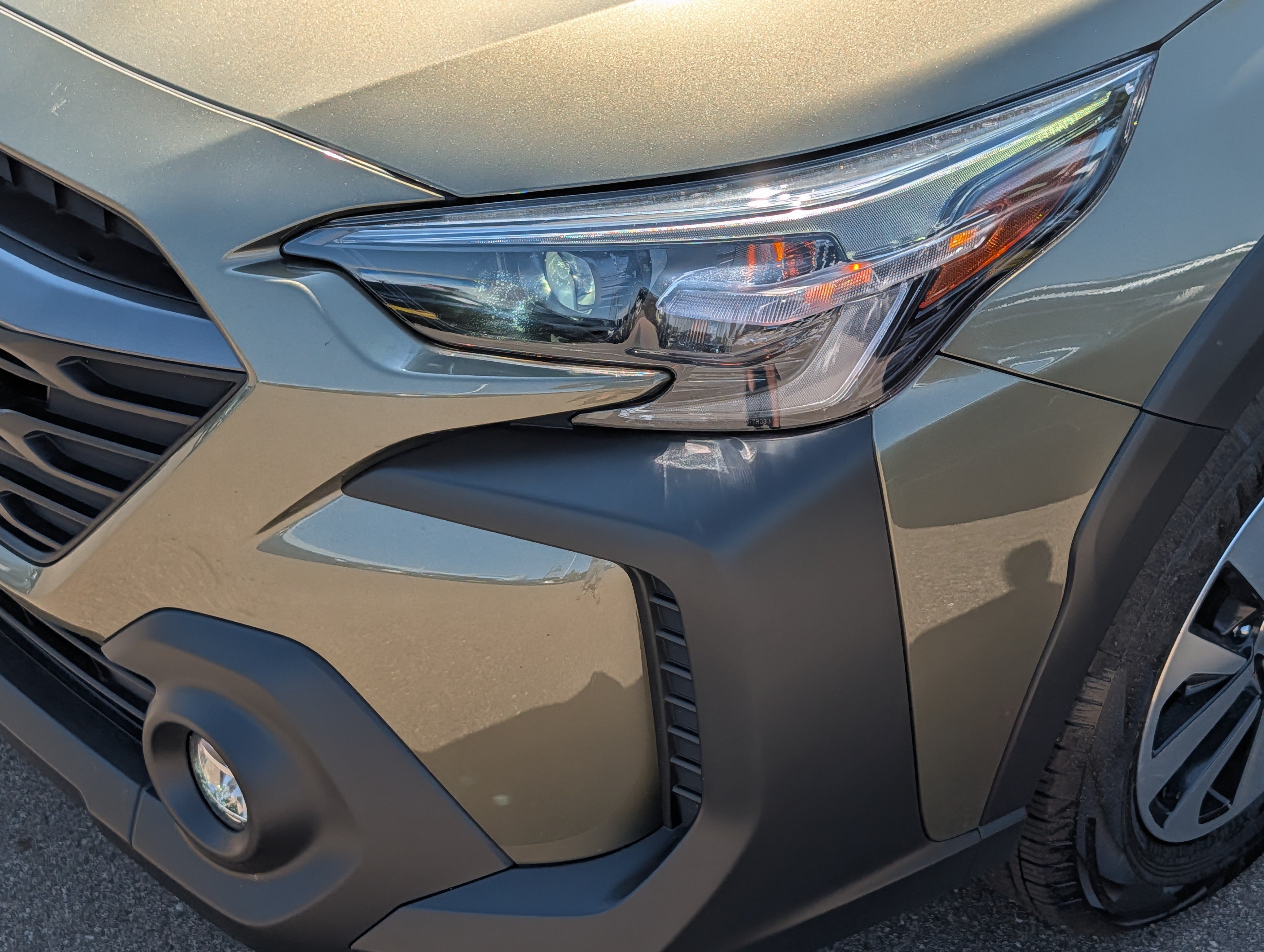 Certified 2025 Subaru Outback Premium AWD/4WD image 16
