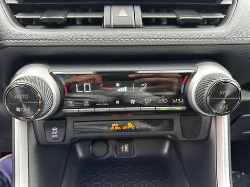 Certified 2025 Toyota RAV4 XLE AWD/4WD image 42