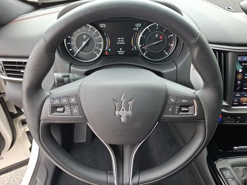 Used 2024 Maserati Levante GT Ultima AWD/4WD image 15