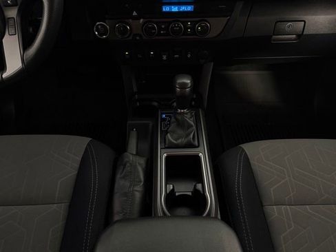 Used 2022 Toyota Tacoma TRD Off-Road w/ Technology Package image 44