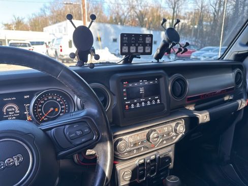 Used 2020 Jeep Gladiator Sport w/ Quick Order Package 24S image 10