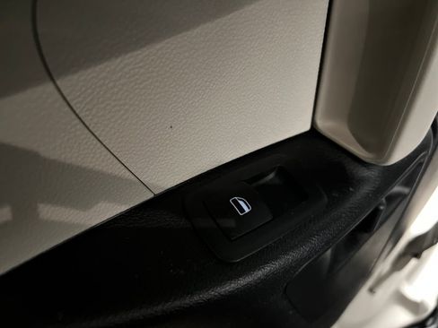 Used 2021 Chrysler Pacifica Touring-L FWD image 25