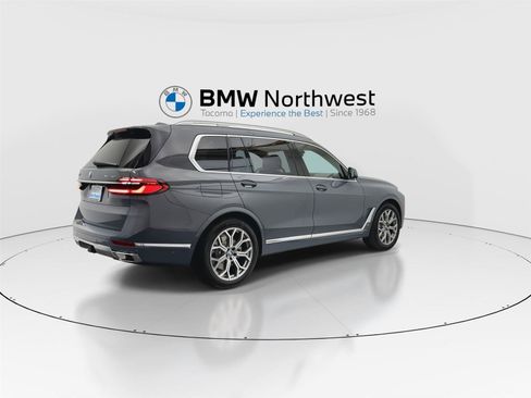 New 2026 BMW X7 xDrive40i w/ Premium Package image 3