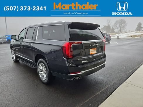 Used 2025 GMC Yukon XL Denali image 3