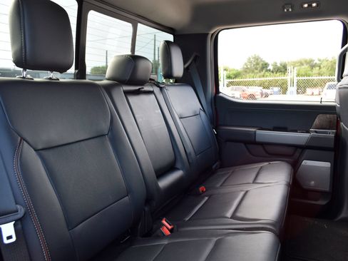Used 2024 Ford F250 Lariat w/ Black Appearance Package AWD/4WD image 21