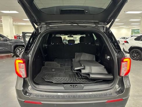 Used 2020 Ford Explorer XLT w/ Comfort Package AWD/4WD image 20