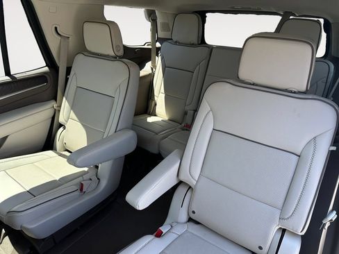 Used 2024 GMC Yukon Denali AWD/4WD image 13