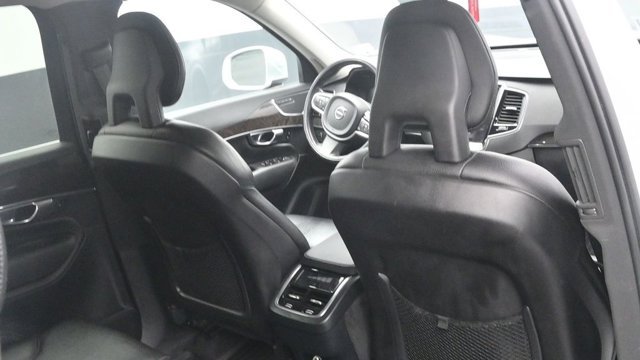 Used 2018 Volvo XC90 T6 Momentum w/ Convenience Package AWD/4WD image 16
