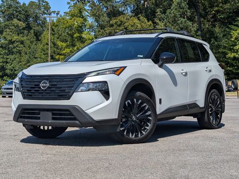 Used 2026 Nissan Rogue Dark Armor FWD image 4